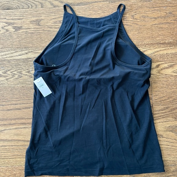 Gapfit Breathe Athletic Top. - Picture 2 of 3